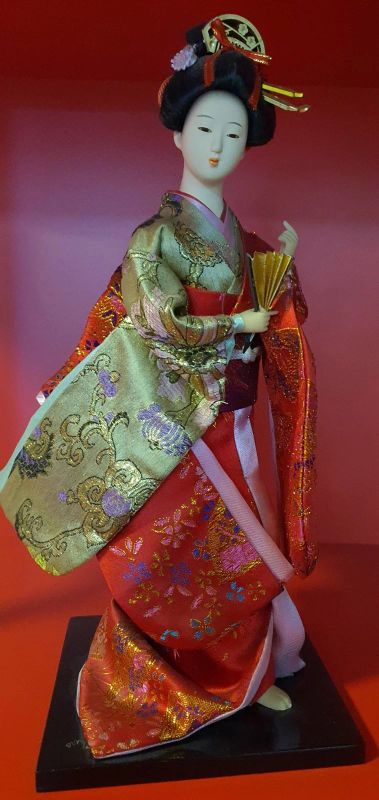 Лот: 16484543. Фото: 1. Китаянка. Фигурка в красном платье. Фигурки, статуэтки