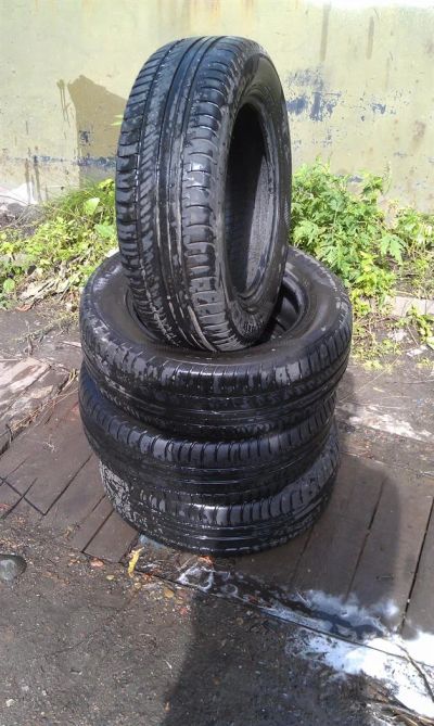 Лот: 3093480. Фото: 1. Убитые шины Nokian Hakka i3 комплект... Шины