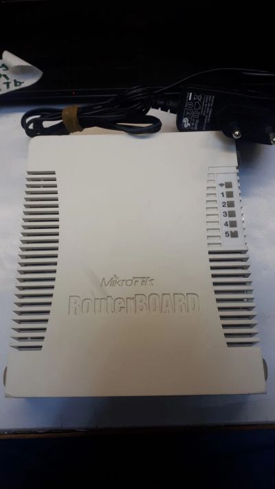 Лот: 20681563. Фото: 1. Маршрутизатор MikroTik RB951G-2HnD. Маршрутизаторы (роутеры)