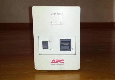Лот: 6395297. Фото: 1. UPS APC Back-Ups 600. ИБП, аккумуляторы для ИБП