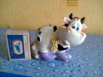 Лот: 1977969. Фото: 1. Корова копилка. Фигурки, статуэтки