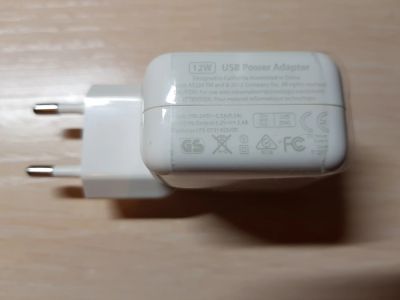 Лот: 13492622. Фото: 1. Сетевое зарядное устройство Apple... Зарядные устройства, блоки питания, адаптеры сетевые для смартфонов