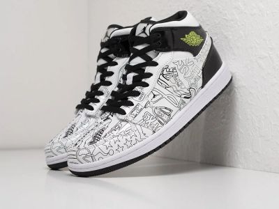 Лот: 18832917. Фото: 1. Кроссовки Nike Air Jordan 1 Mid... Кеды, кроссовки, слипоны