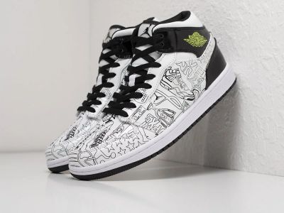 Лот: 18832920. Фото: 1. Кроссовки Nike Air Jordan 1 Mid... Кеды, кроссовки, слипоны