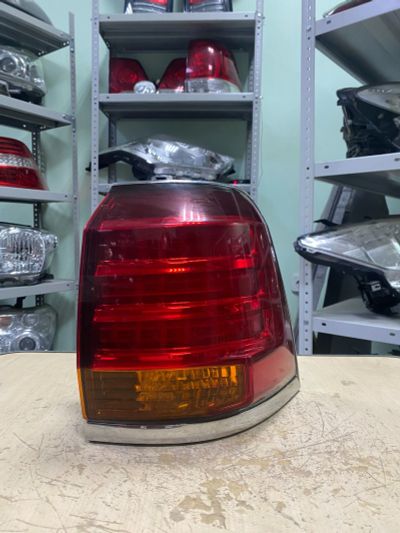 Лот: 25637277. Фото: 1. Задний правый фонарь Lexus LX570. Оптика и освещение