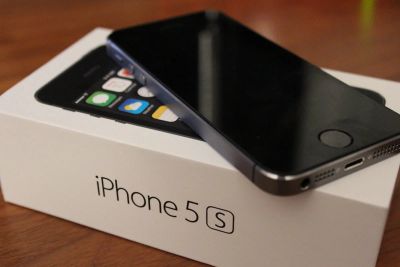 Лот: 7672321. Фото: 1. Iphone 5s Space Gray 16 Gb LTE. Смартфоны