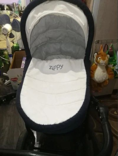 Лот: 17912960. Фото: 1. Коляска Zippy Sport 2в1. Коляски