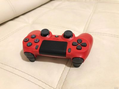 Лот: 14671273. Фото: 1. Геймпад PS4, Красный, Оригинал... Аксессуары для игровых приставок, консолей, геймпады