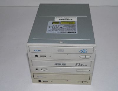 Лот: 9297821. Фото: 1. Оптический привод CD-ROM. Приводы CD, DVD, BR, FDD