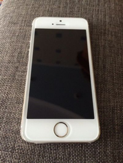 Лот: 5635715. Фото: 1. Iphone 5S Gold 32gb. Смартфоны