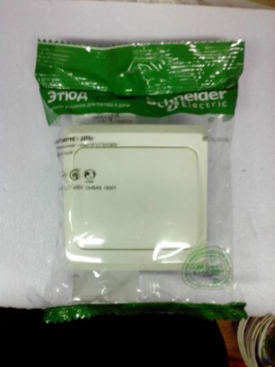 Лот: 7844167. Фото: 1. Выключатель Schneider Electric... Электроустановочные изделия