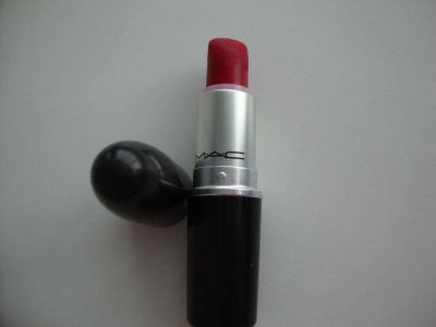 Лот: 10958478. Фото: 1. Помада MAC в оттенке "Ruby Woo... Макияж