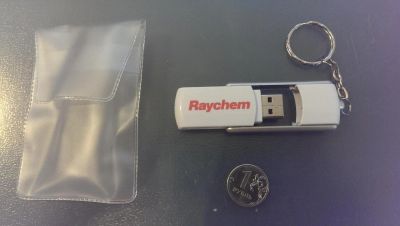 Лот: 4561261. Фото: 1. Флэшка на 4 Gb в чехле. USB-флеш карты