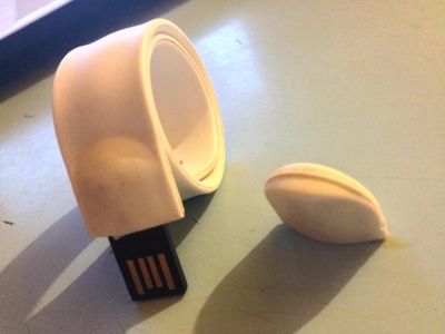 Лот: 4905495. Фото: 1. USB Флешка-Браслет 2GB. USB-флеш карты