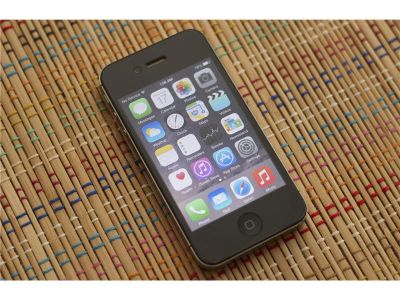 Лот: 8939982. Фото: 1. Iphone 4s 16 отличное состояние. Смартфоны