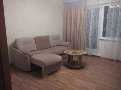 Лот: 12614870. Фото: 1. Сдам 1- комн. квартиру на Взлётке. Квартиры, студии