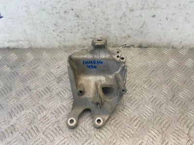 Лот: 25624642. Фото: 1. кронштейн двигателя Volkswagen... Двигатель и элементы двигателя