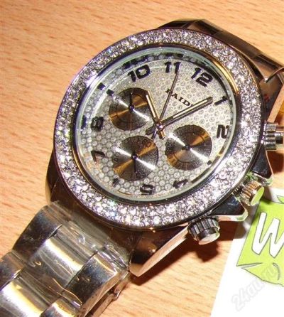 Лот: 1218359. Фото: 1. часы на металлическом ремешке. Оригинальные наручные часы