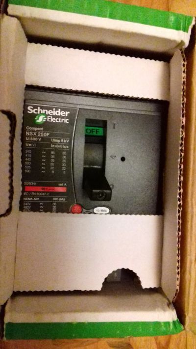 Лот: 11830041. Фото: 1. Автоматический выключатель schneider... Автоматы, пакетники, предохранители