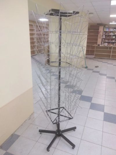 Лот: 23427790. Фото: 1. стойка для газет, идеальное состояние... Мебель для торговли