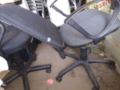 Лот: 19008723. Фото: 1. кресло офисное, сломано крепление... Стулья и кресла офисные