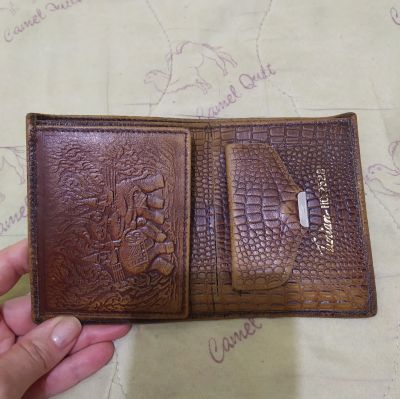 Лот: 18374106. Фото: 1. кошелек из натуральный кожи. Бумажники, кошельки, портмоне