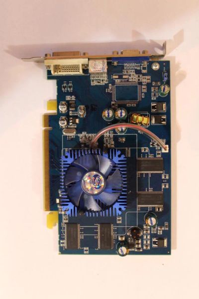 Лот: 4169328. Фото: 1. Видеокарта ATI Radeon X700. Видеокарты