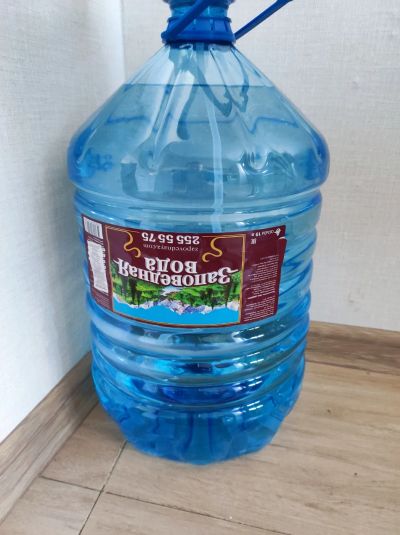 Лот: 20005522. Фото: 1. Бутылка из под воды 19л , 7 шт. Другое (посуда, кухонная утварь)