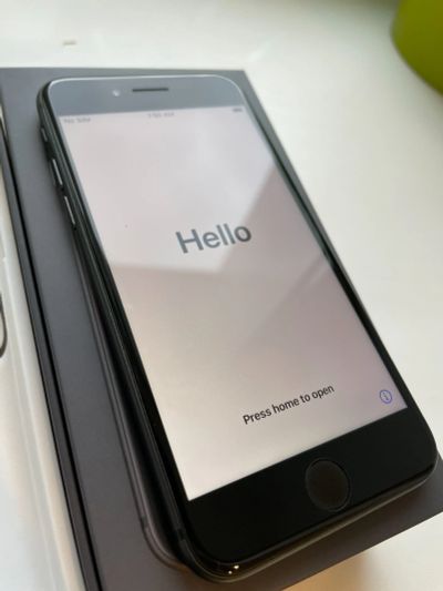Лот: 18219021. Фото: 1. iPhone 8 64gb space gray (черный... Смартфоны
