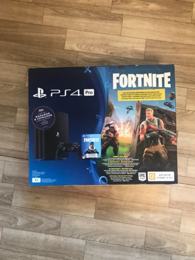 Лот: 14562986. Фото: 1. Sony PlayStation 4 Pro 1Tb +подставка... Игровые приставки, консоли