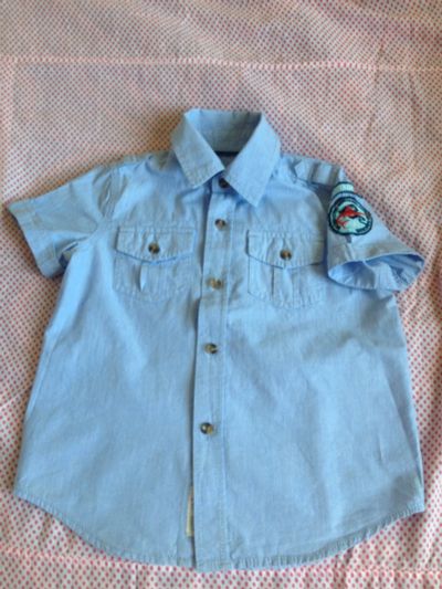 Лот: 15039099. Фото: 1. Голубая рубашка с коротким рукавом... Рубашки, блузки, водолазки