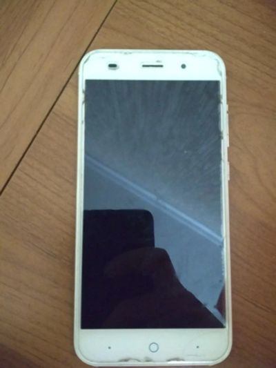 Лот: 10985653. Фото: 1. ZTE Blade x7. Смартфоны