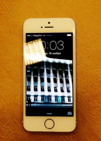 Лот: 4766696. Фото: 1. iPhone 5s, GOLD, 16GB. Смартфоны