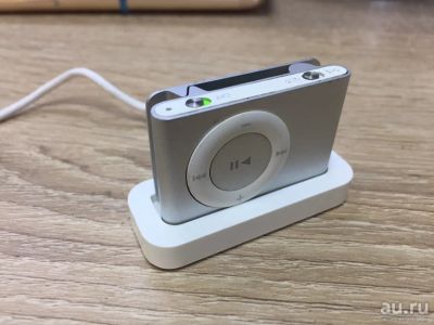 Лот: 13824379. Фото: 1. iPod shuffle с оригинальной док-станцией. Другое (музыкальные инструменты и оборудование)