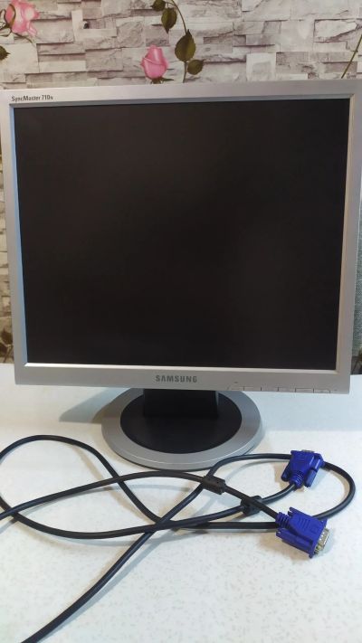 Лот: 20852147. Фото: 1. Монитор Samsung 710n , 17" . ЖК-мониторы