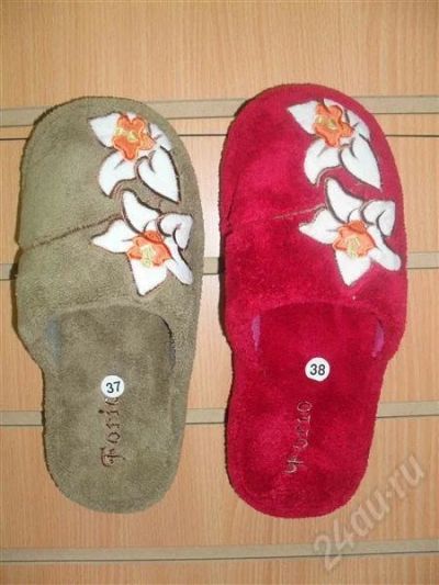 Лот: 690077. Фото: 1. Тапочки с цветами в подарочной... Другое (женская обувь)