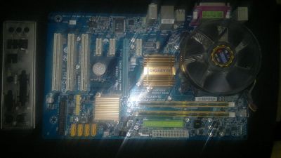 Лот: 5020835. Фото: 1. Материнская плата gigabyte ga-p31-es3g... Материнские платы
