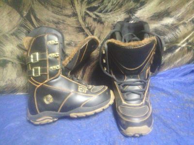 Лот: 6119736. Фото: 1. Ботинки для Сноуборда black fire. Ботинки