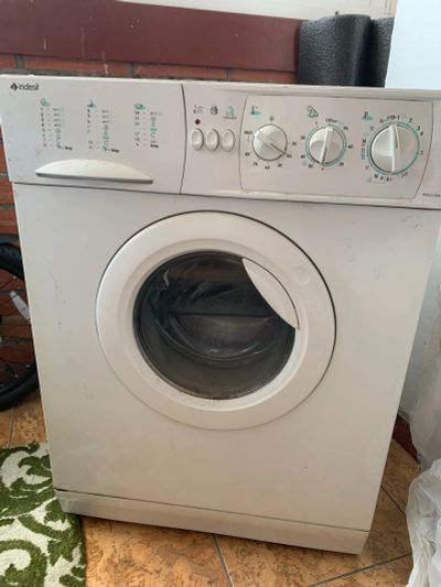 Лот: 25641992. Фото: 1. Стиральная машина Indesit WDG1236TX. Стиральные машины
