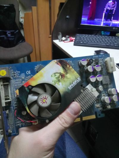 Лот: 15249330. Фото: 1. Видеокарта Sparkle GeForce 6600GT... Видеокарты