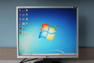 Лот: 12007553. Фото: 1. Монитор LG Flatron L1952S. ЖК-мониторы
