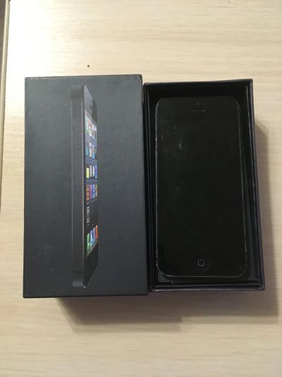 Лот: 15933216. Фото: 1. iPhone 5 16gb black. Смартфоны