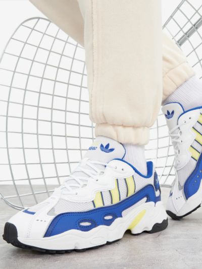 Лот: 25369221. Фото: 1. Кроссовки женские adidas Ozweego... Кеды, кроссовки, слипоны