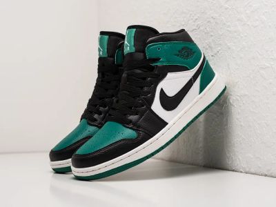 Лот: 20278324. Фото: 1. Кроссовки Nike Air Jordan 1 Mid. Кеды, кроссовки, слипоны
