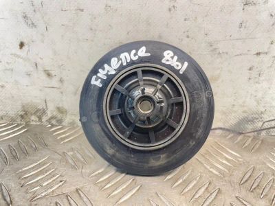 Лот: 25188772. Фото: 1. крепление запасного колеса Renault... Двигатель и элементы двигателя
