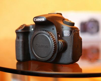 Лот: 11340283. Фото: 1. Canon 60d Body + сумка (пробег... Цифровые зеркальные