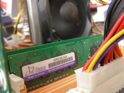 Лот: 2495576. Фото: 1. 2гига DDR2 800Mhz одной планкой... Оперативная память