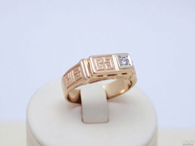 Лот: 12255486. Фото: 1. ЗОЛОТАЯ ПЕЧАТКА С БРИЛЛИАНТОМ... Кольца, перстни