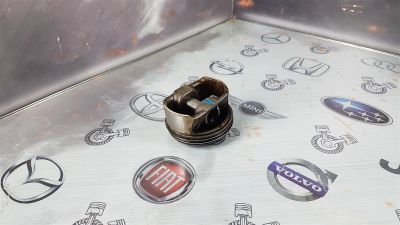 Лот: 23589950. Фото: 1. Поршень Audi A6 AUK 06E107065M... Двигатель и элементы двигателя