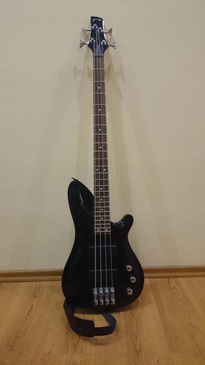 Лот: 8891288. Фото: 1. Ibanez Invasion BG800 + зимний... Гитары
